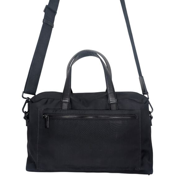Away Everywhere Weekender Bag Travel Carry-On Duffle in Black - Picture 7 of 10